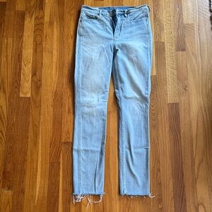 2 Pair 

GAP Sz 29 Lt Blue & CITIZENS Sz 30 Grey Lt Wash Womens Skinny Jeans